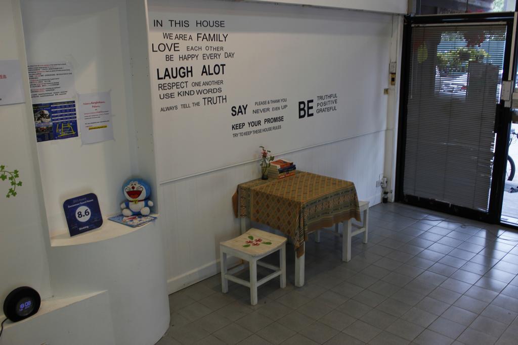 Zoe Hostel Chiang Mai Eksteriør billede